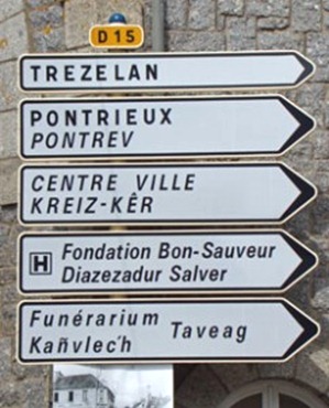 Breton-bilingual-road-signs-243x300